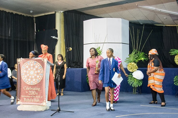 Polokwane - The main bicentenary celebration in Polokwane took place on Saturday 21 st October at 4pm
at Cosmo Leisure Lodge Hall. The main hall was filled with approximately 300 adults and youth and the
tens of children. The programme included friends from all over the province who performed traditional
dance, Jembe drums, and drum majorettes. There was also a beautiful choir presentation and prayers in
five languages. The film, “Light to the World” was also viewed. Bahá’í friends and their families from the
surrounding clusters of Thulamela, Mokopane,Bela Bela, Matox and Tzaneen attended the celebration.
Two members of the press representing the local newspaper were also present. The whole atmosphere
of the celebration reverberated with a sense of the beautiful vision of joy and unity.